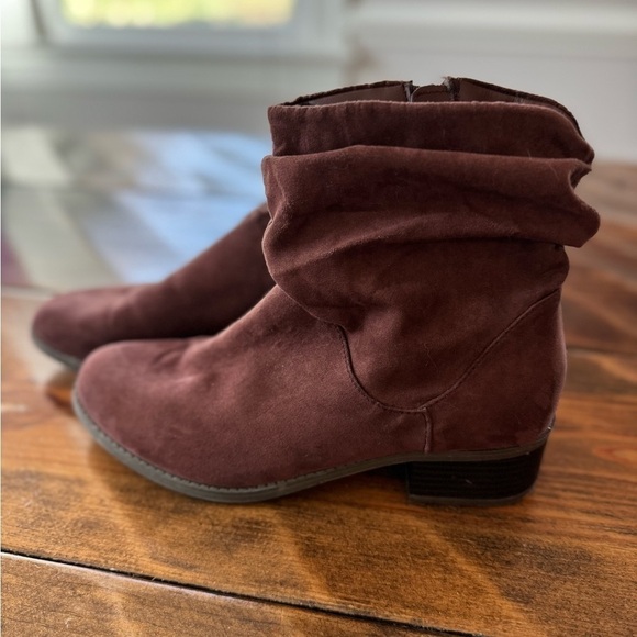 New Directions. Brown Bootie. Slouched look faux suede. Size 8 - Picture 1 of 12